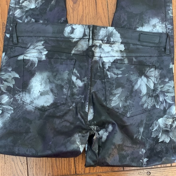 Guess Zipper Ankle Jeans - Picture 8 of 9